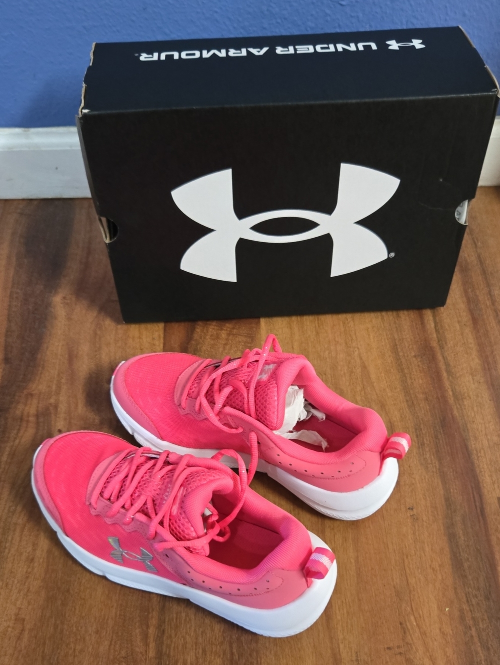 Under Armour Hot Pink Women's Training Shoes Talla 5y  Nwb